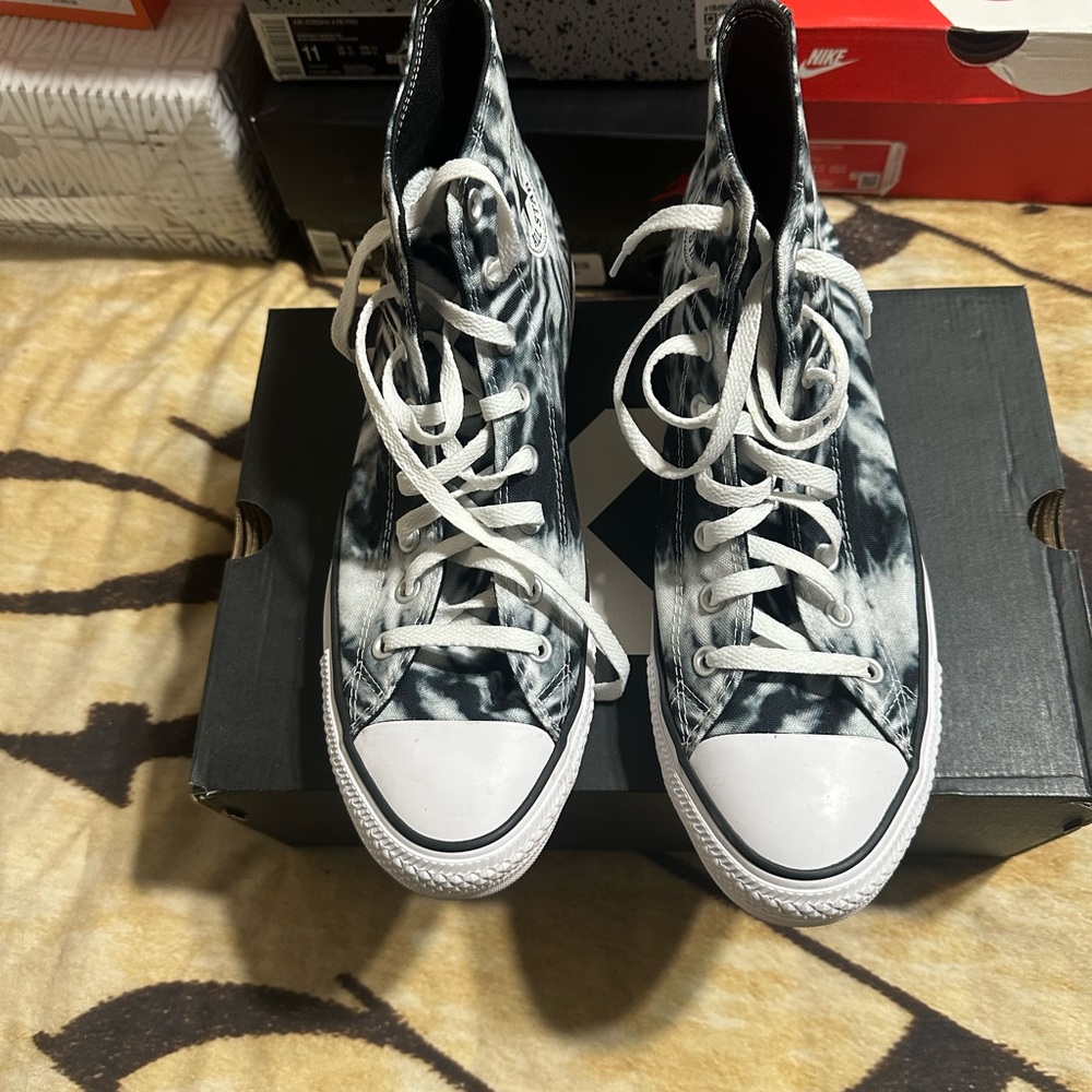 Converse Chuck Taylor’s tie-dye